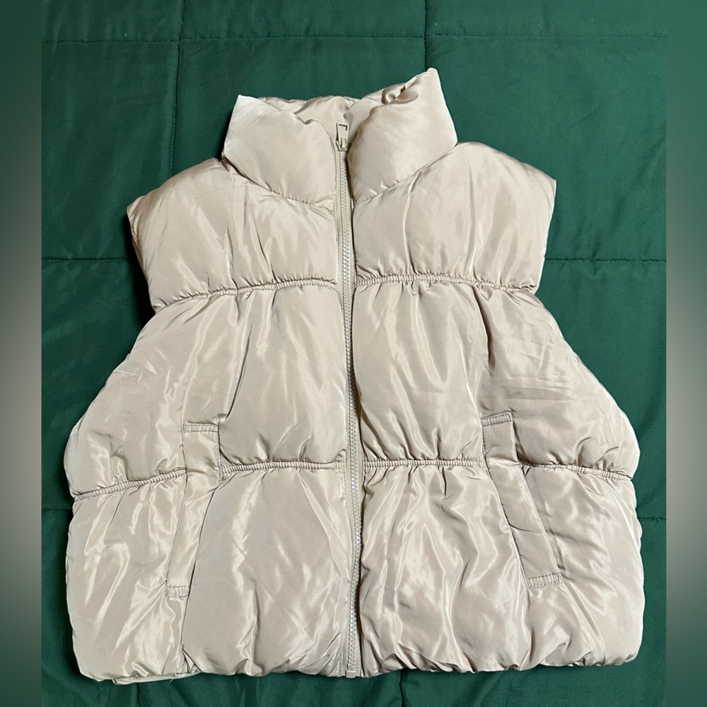 Cropped Puffer Vest